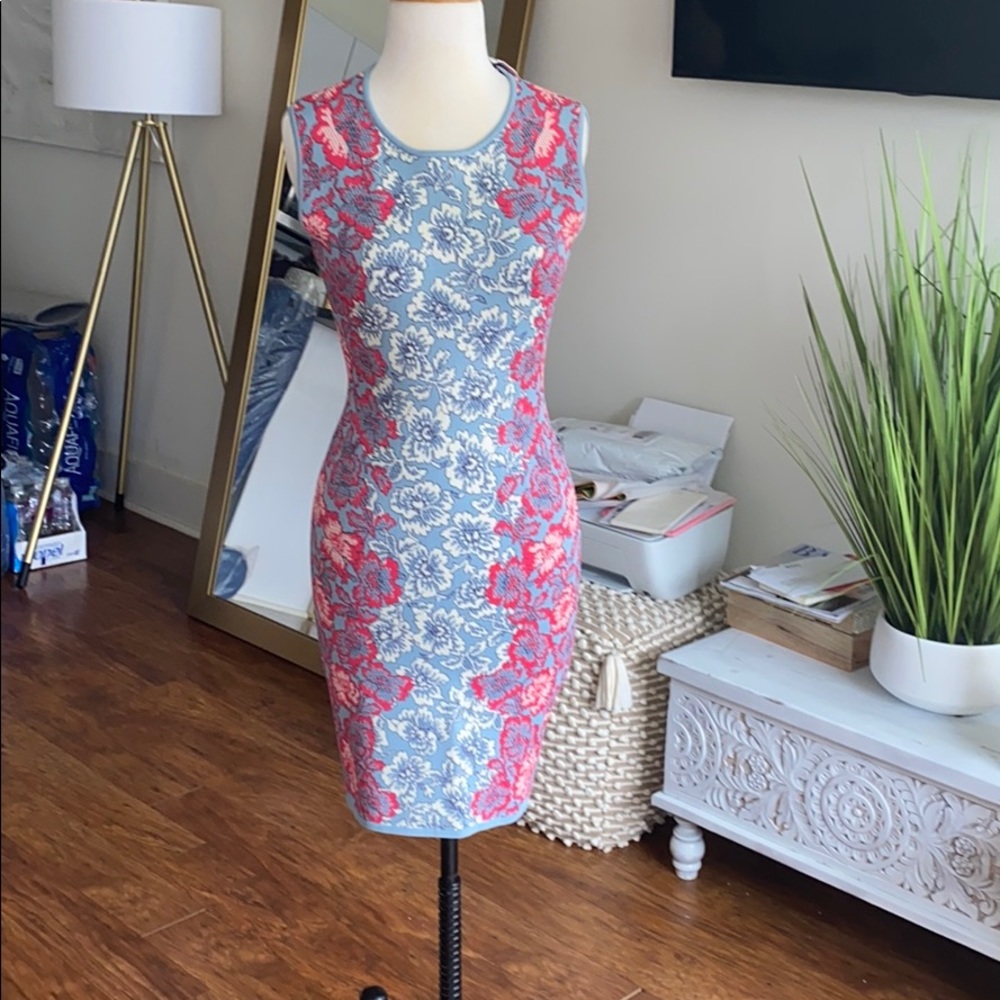 BCBG MAXAZRIA BODYCON DRESS